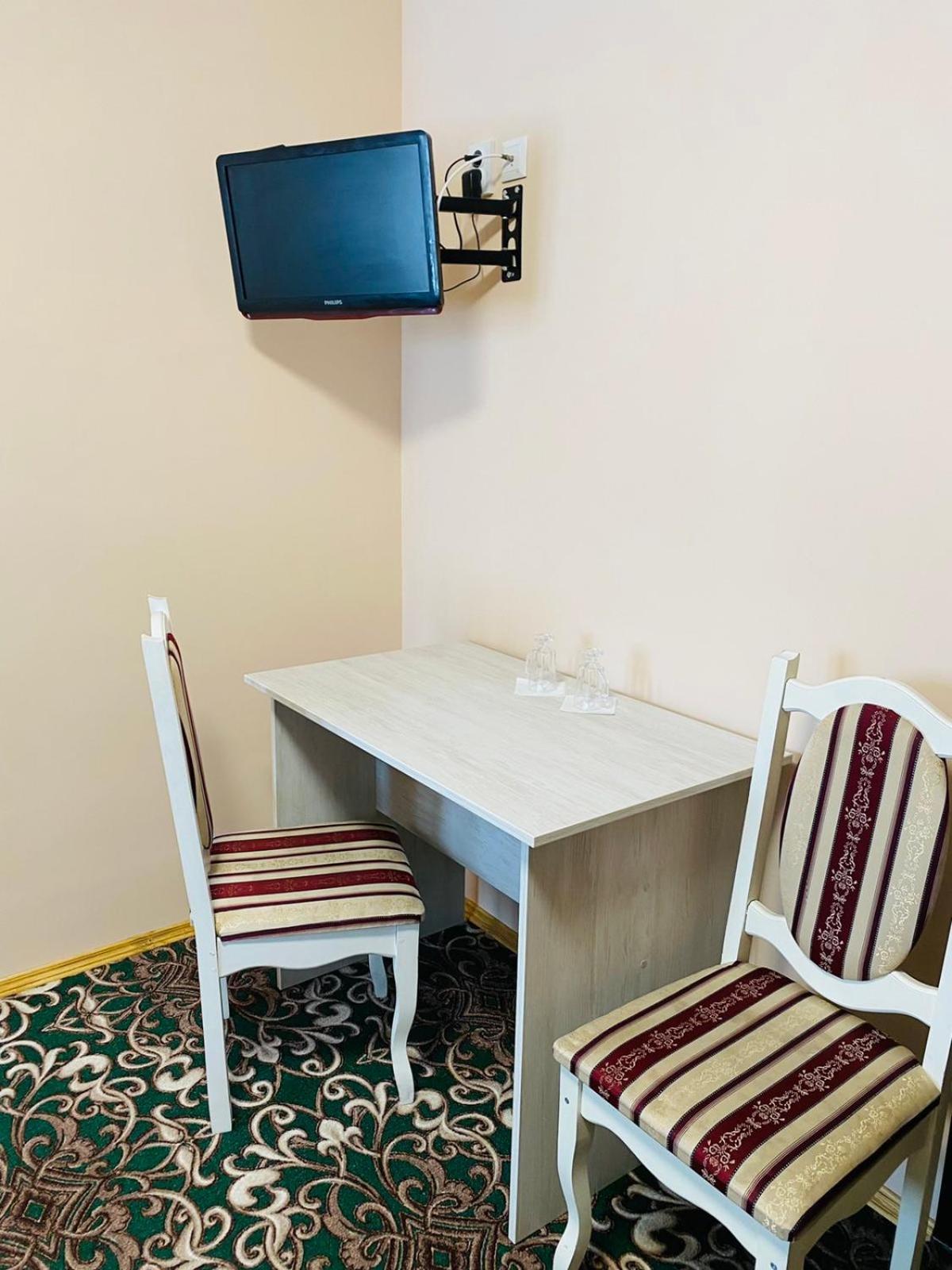 Під Явором New Hotel Drogomirchany Phòng bức ảnh
